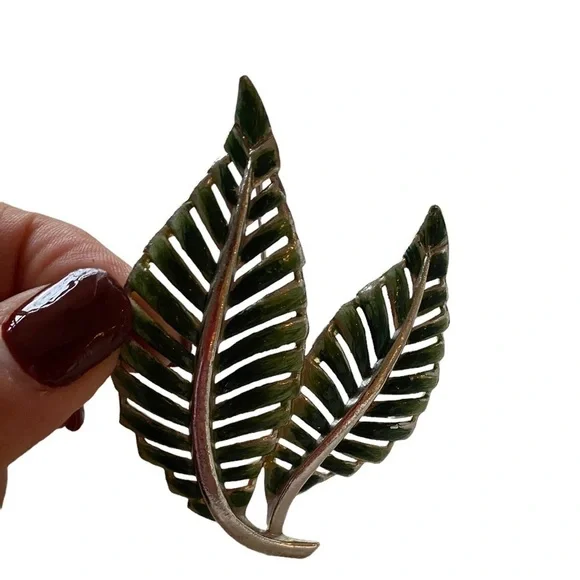 Coro Double Green Leaf Enamel Beautiful Art Deco 1940’s Vtg. Brooch Pin Marked